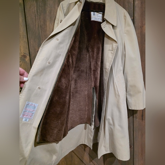 London Fog Maincoats Beige Lined Trench Coat Size 40 Reg - Picture 2 of 12